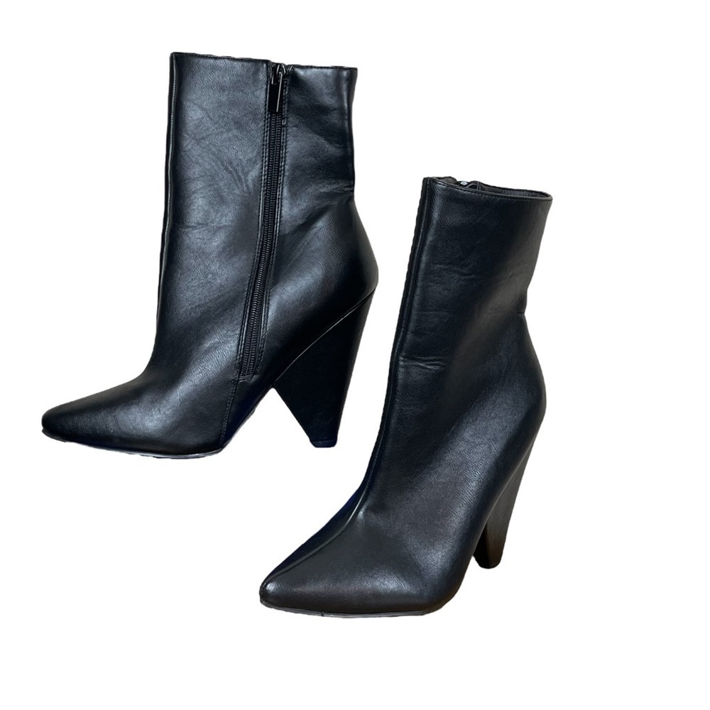 EUC Bamboo boots, unique heel, fashionable, black, size 10. - Picture 1 of 6